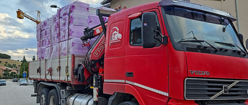 Volvo FH12 3 assi con Gru Fassi 310