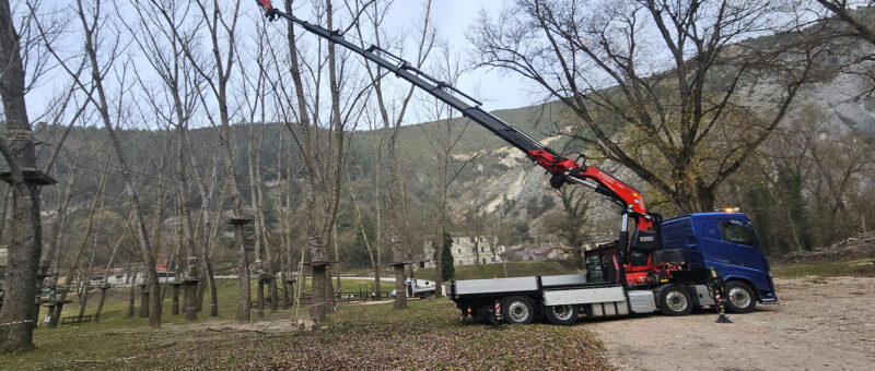 Volvo FH4 500 4 assi con Gru Fassi 990