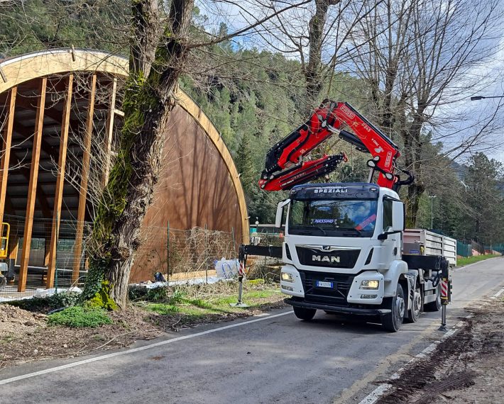 Man TGX 500 4 assi con Gru Fassi 545