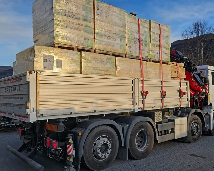 Man TGX 500 4 assi con Gru Fassi 545
