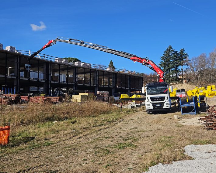 Man TGX 500 4 assi con Gru Fassi 545