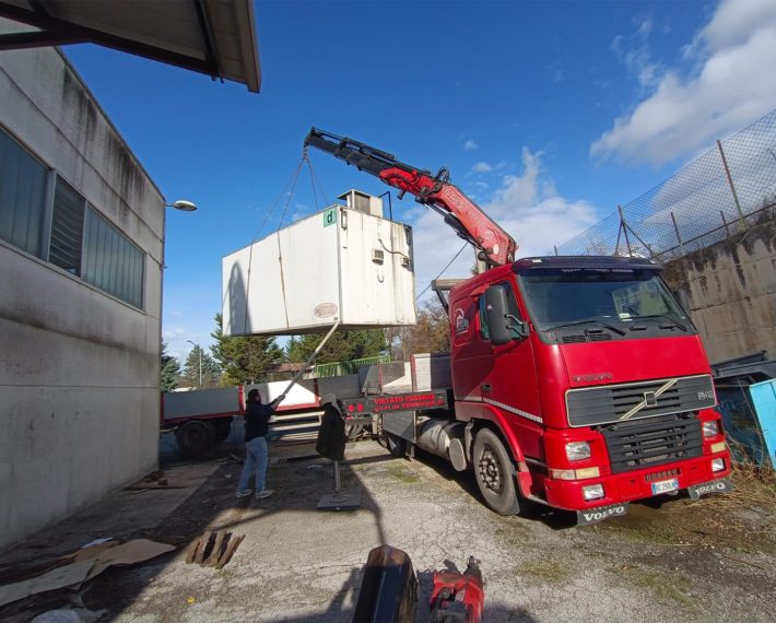 Volvo FH12 3 assi con Gru Fassi 310