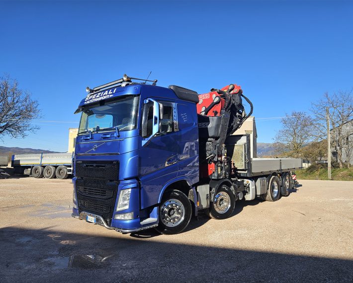 Volvo FH4 500 4 assi con Gru Fassi 990
