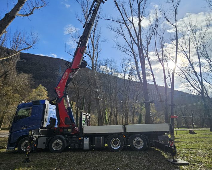Volvo FH4 500 4 assi con Gru Fassi 990